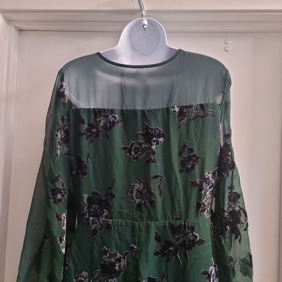 J.O.A. Los Angeles Green Floral Dress with bell sleeve and sheer insets - Picture 8 of 8